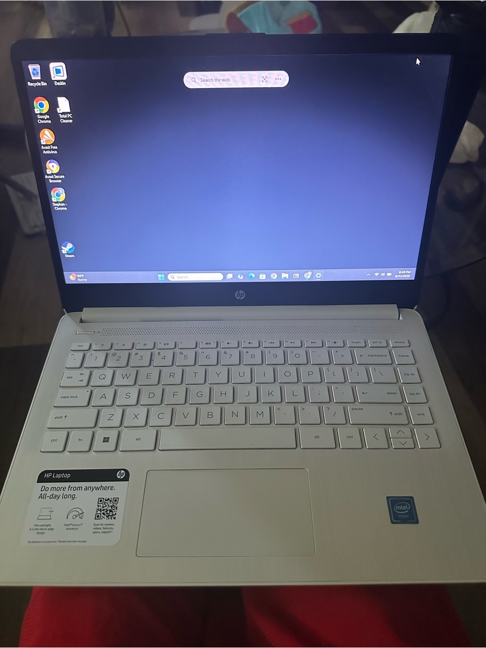 HP 14 in touchscreen Silver-White Laptop with White Keyboard